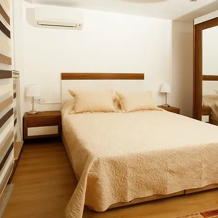 アパートホテル Lara Orkide Homes 3*